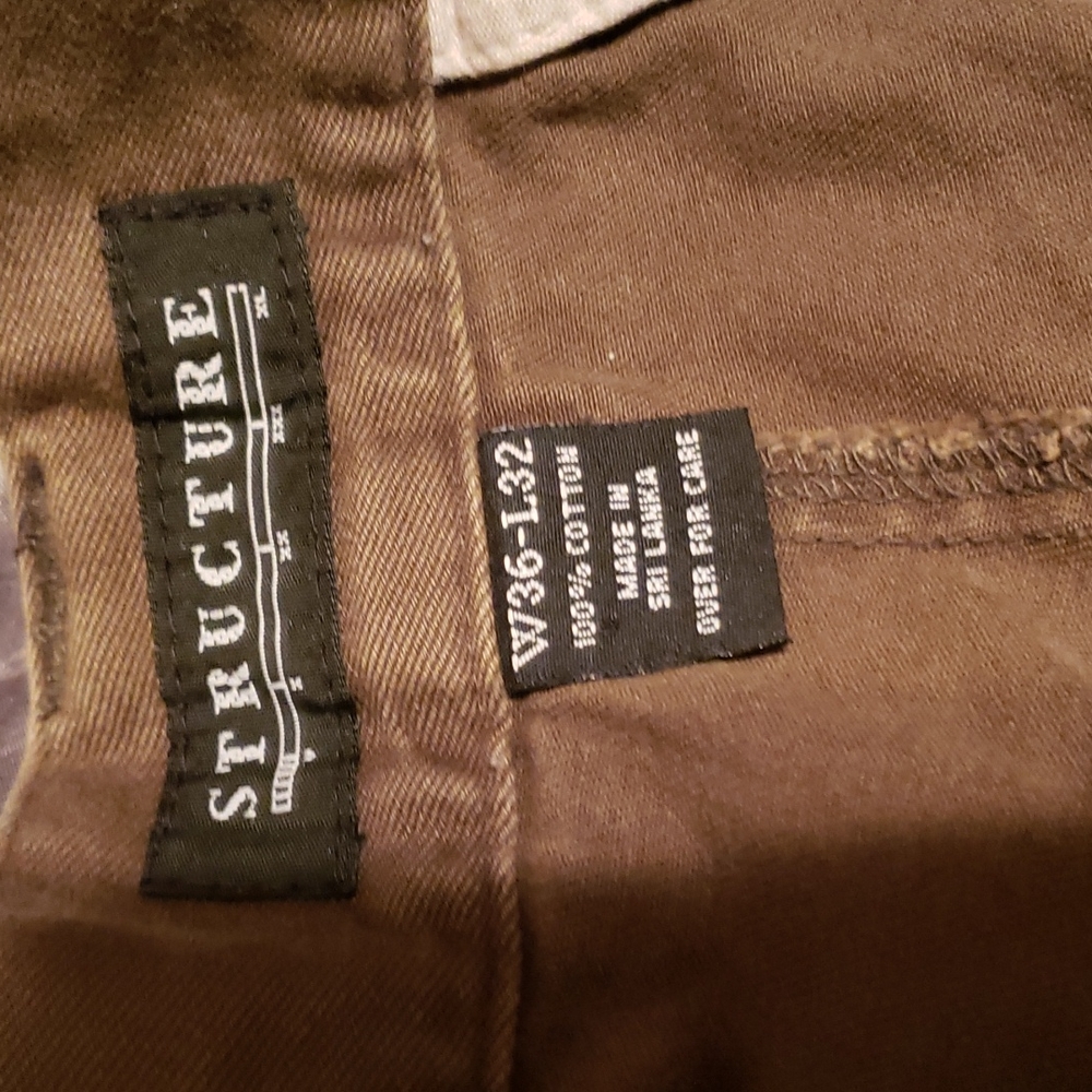 Green slacks. - Picture 5 of 7